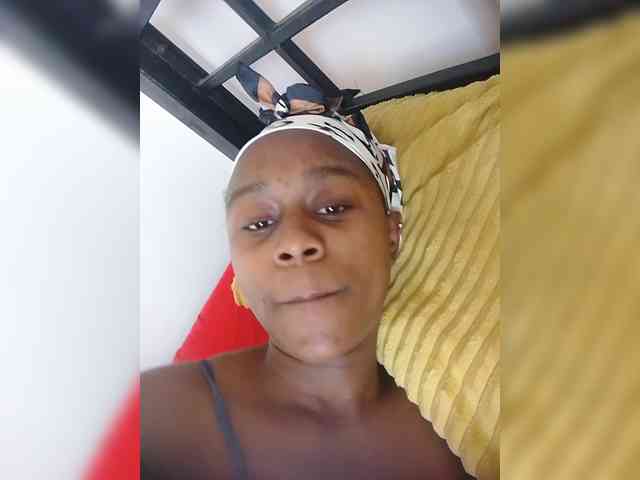 LAYLAAH webcam