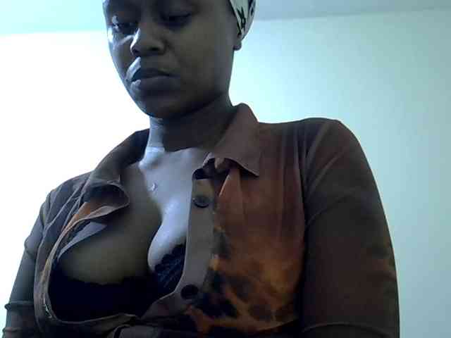 LAYLAAH webcam