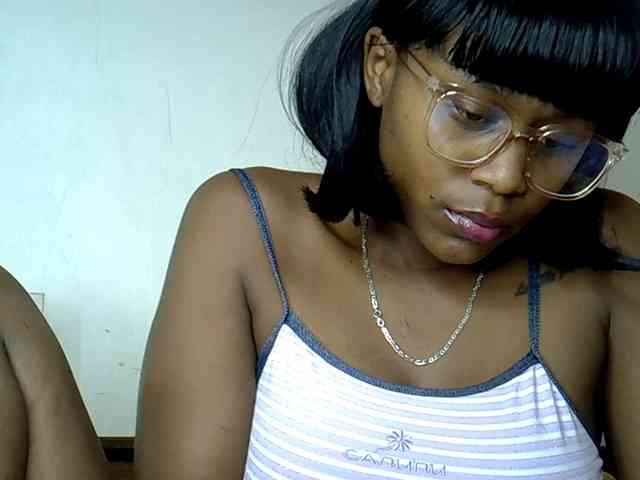 LAYLAAH webcam