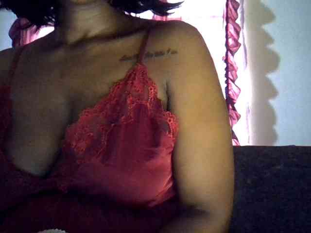 LAYLAAH webcam
