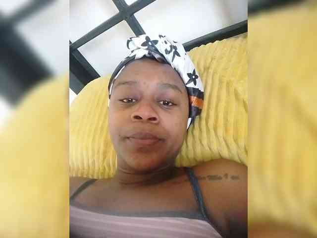 LAYLAAH webcam