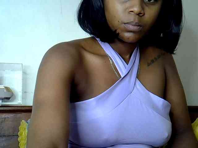 LAYLAAH webcam