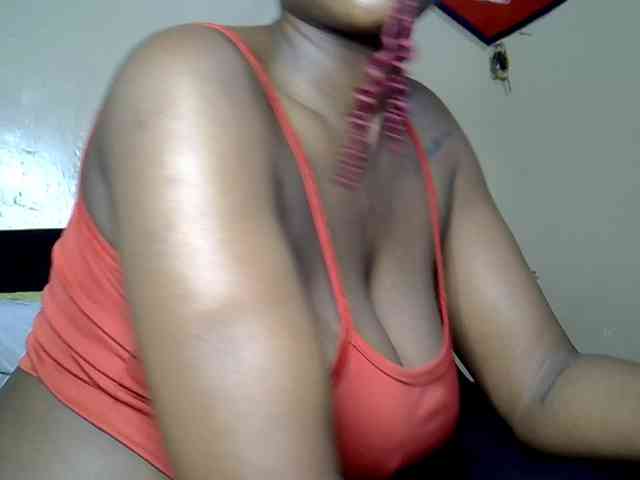 LAYLAAH webcam