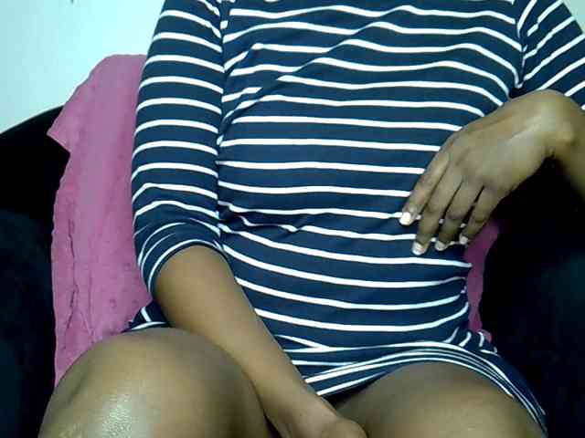 LAYLAAH webcam