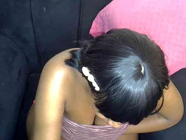 LAYLAAH webcam