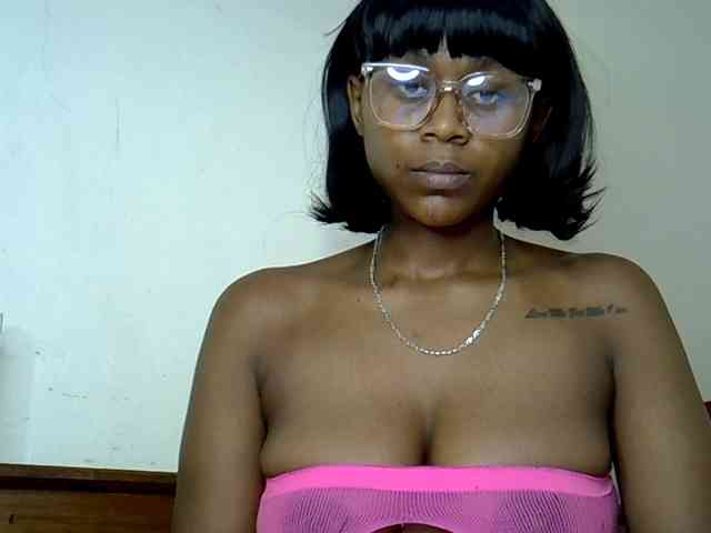 LAYLAAH webcam