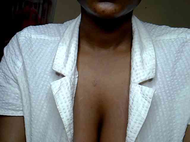 LAYLAAH webcam