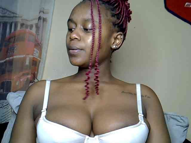 LAYLAAH webcam