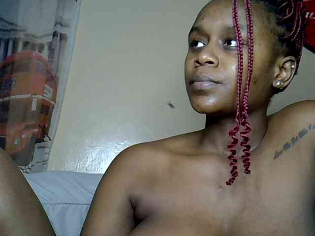 LAYLAAH webcam