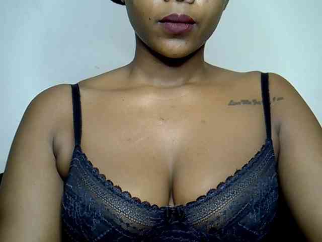 Modelo: SquirtLaylaah