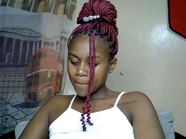 LAYLAAH webcam