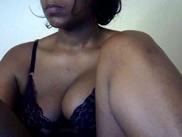 LAYLAAH webcam
