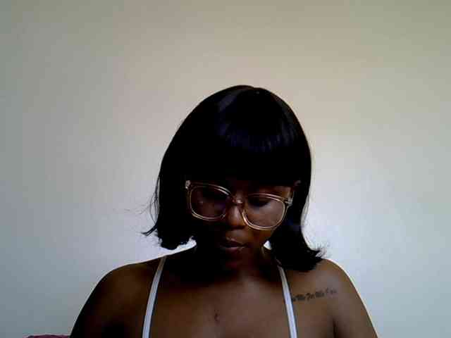 LAYLAAH webcam