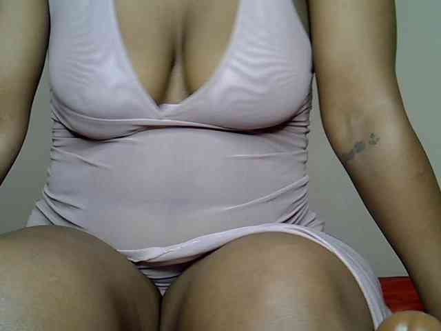 LAYLAAH webcam