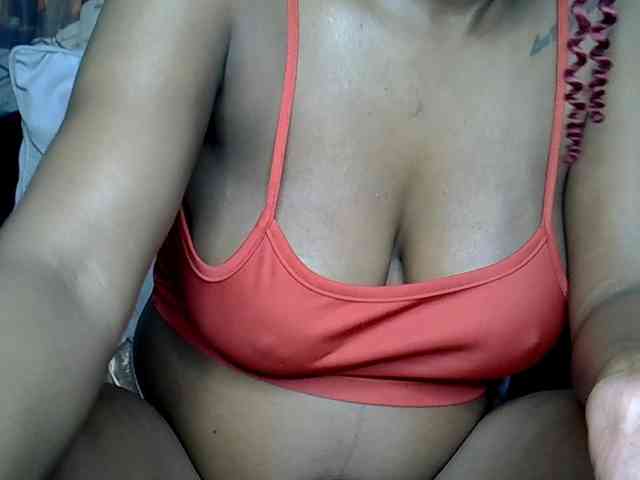 LAYLAAH webcam