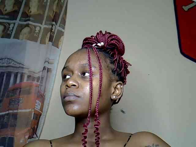 LAYLAAH webcam