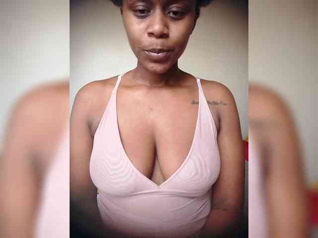 LAYLAAH webcam