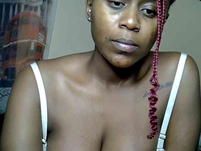 LAYLAAH webcam
