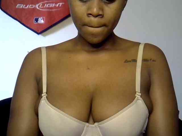 LAYLAAH webcam