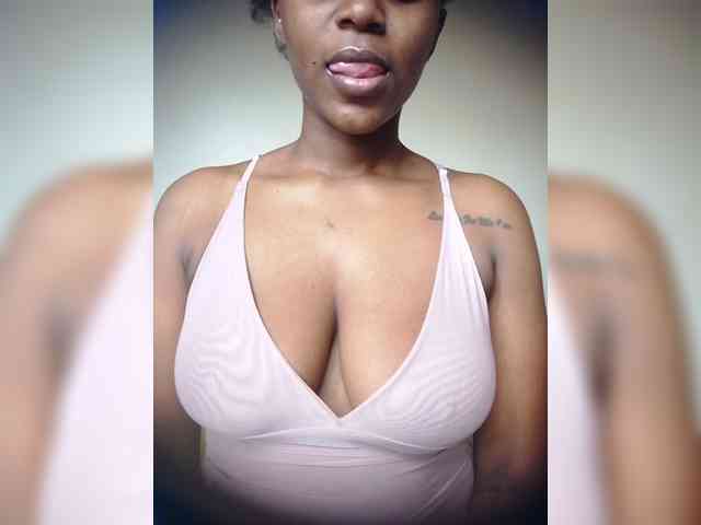 LAYLAAH webcam