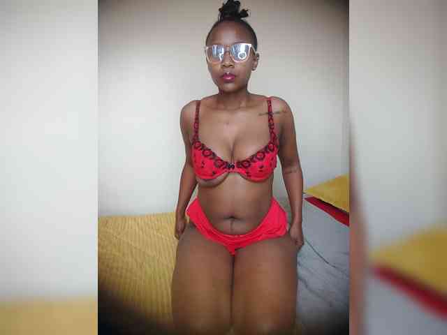 LAYLAAH webcam