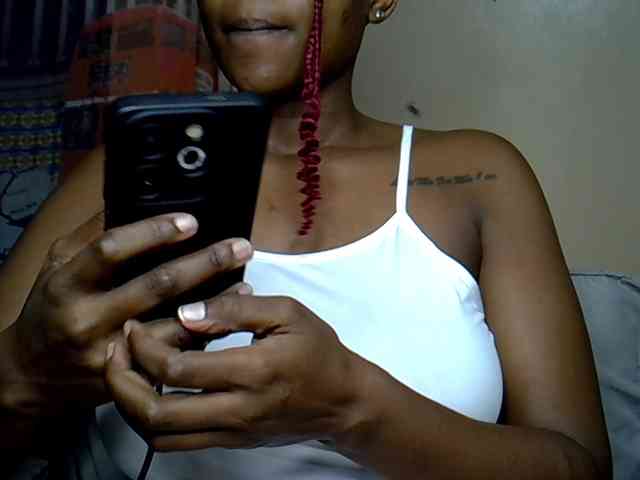 LAYLAAH webcam