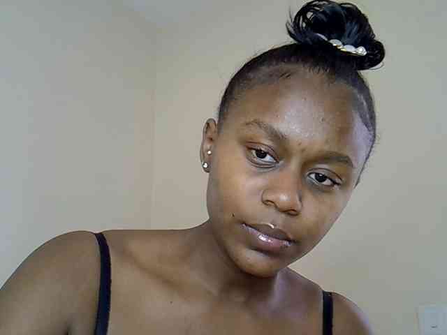 LAYLAAH webcam