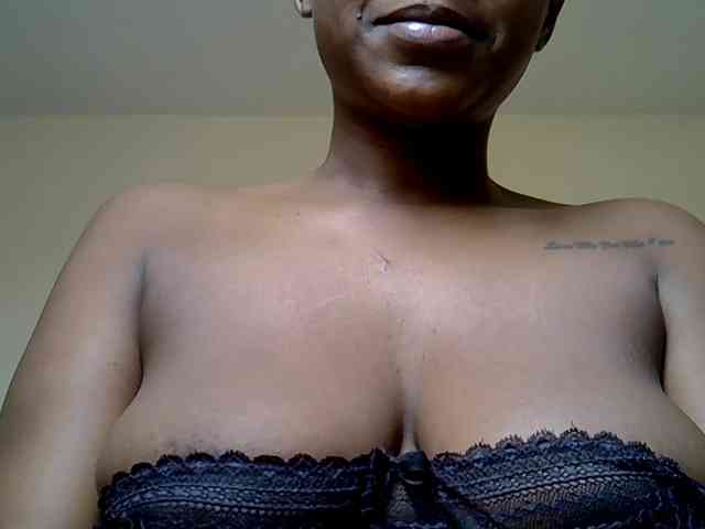 LAYLAAH webcam