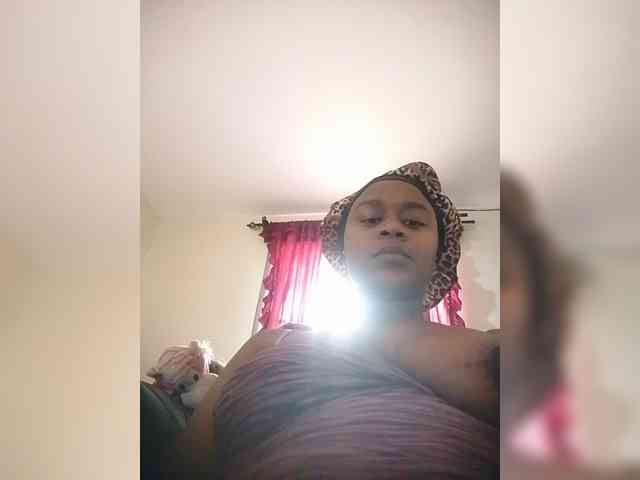 LAYLAAH webcam
