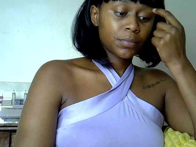 LAYLAAH webcam