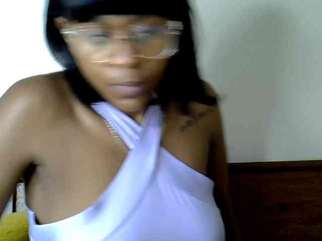 LAYLAAH webcam