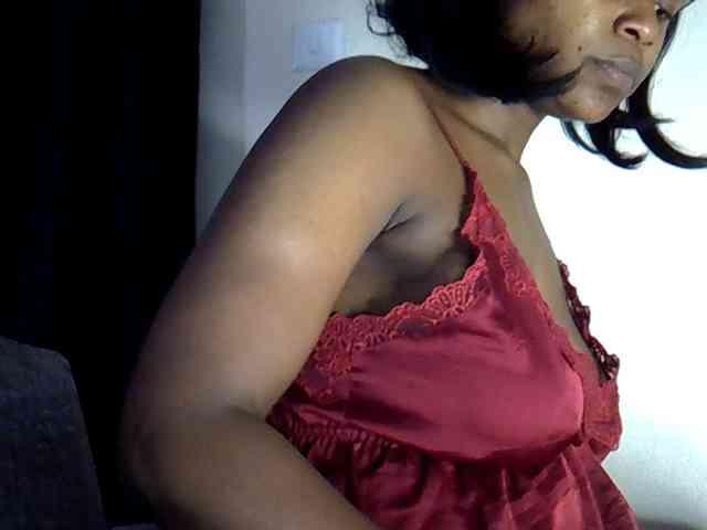 LAYLAAH webcam