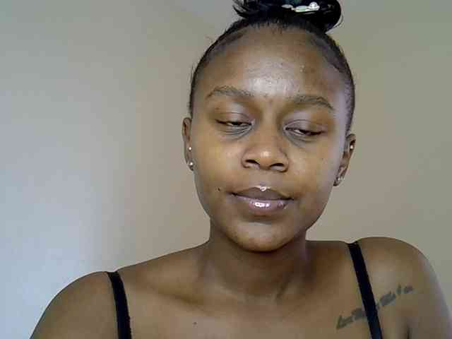 LAYLAAH webcam