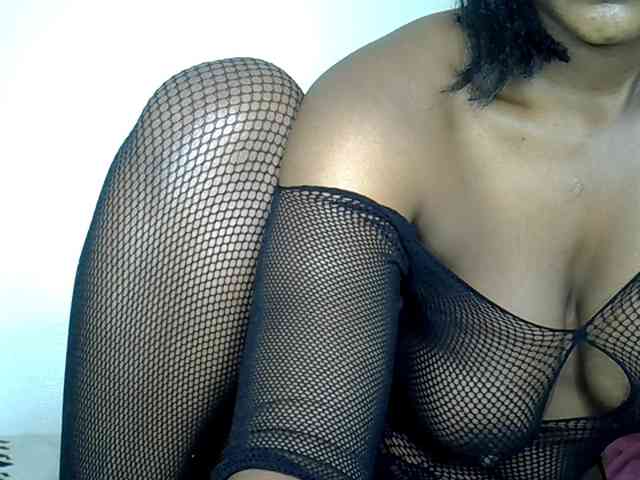 LAYLAAH webcam