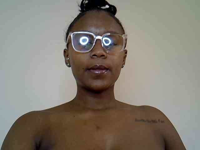 LAYLAAH webcam