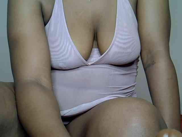 LAYLAAH webcam