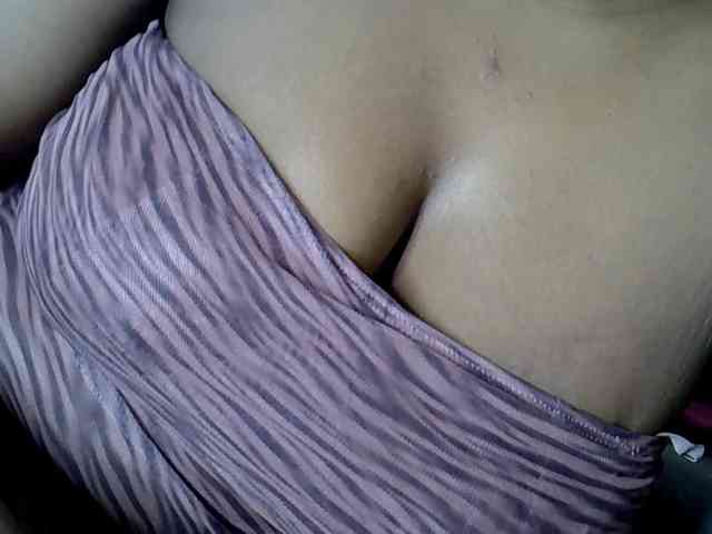 LAYLAAH webcam