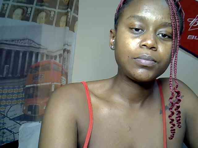 LAYLAAH webcam