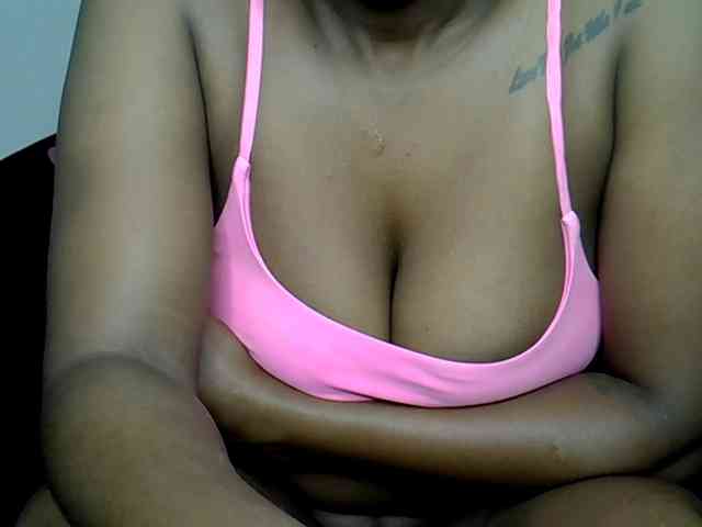 LAYLAAH webcam