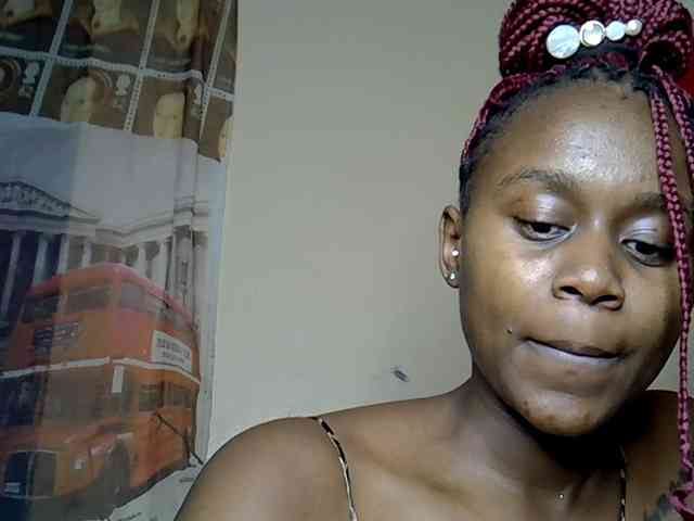 LAYLAAH webcam