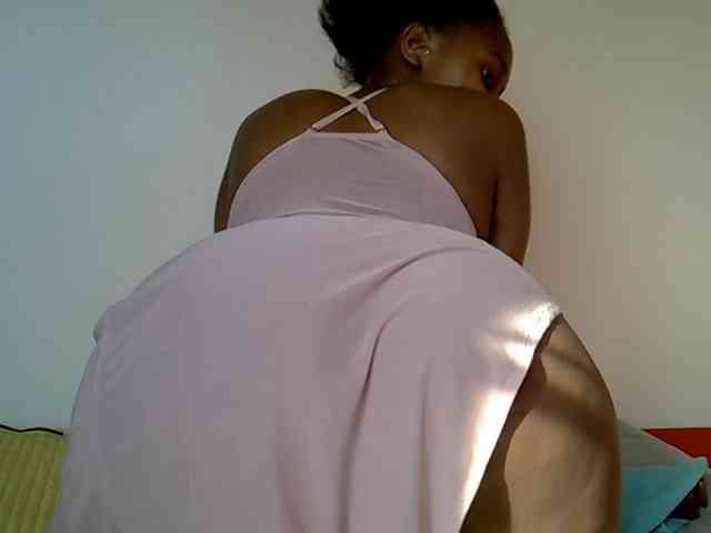 LAYLAAH webcam