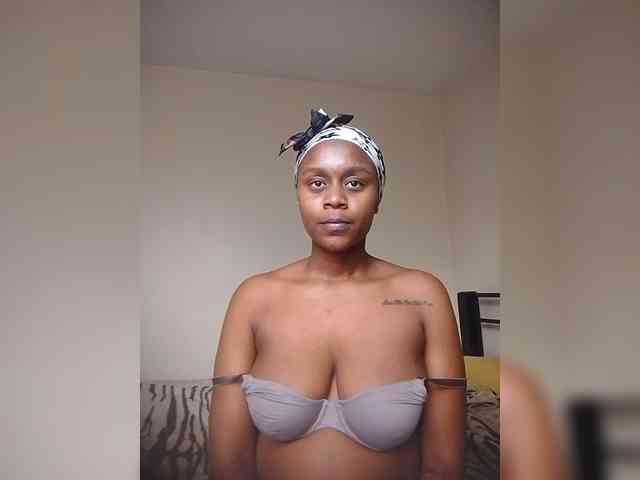 LAYLAAH webcam