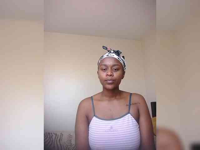 LAYLAAH webcam