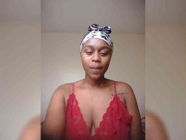 LAYLAAH webcam