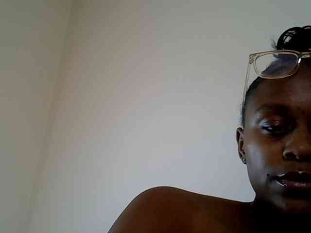LAYLAAH webcam