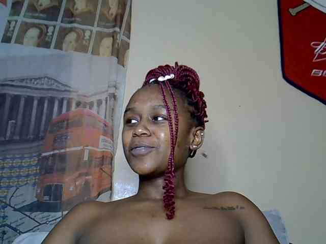 LAYLAAH webcam