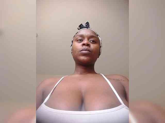 LAYLAAH webcam