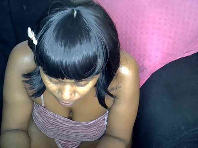 LAYLAAH webcam