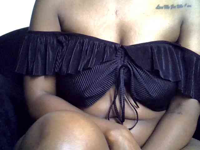 LAYLAAH webcam