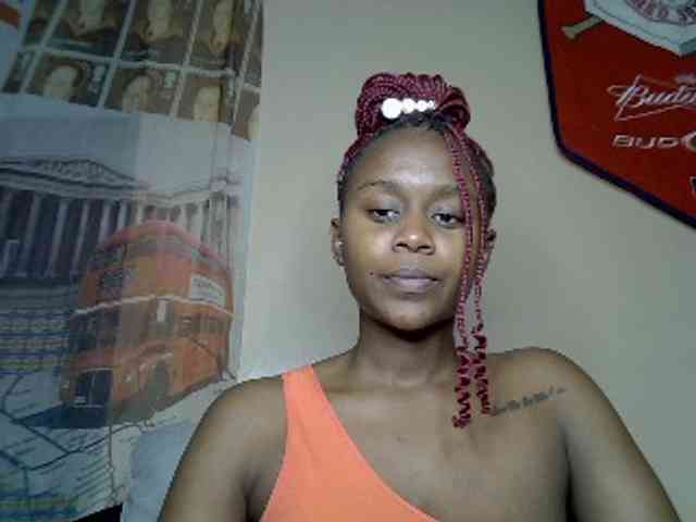 MDIVAH Live Webcam on BongaCams